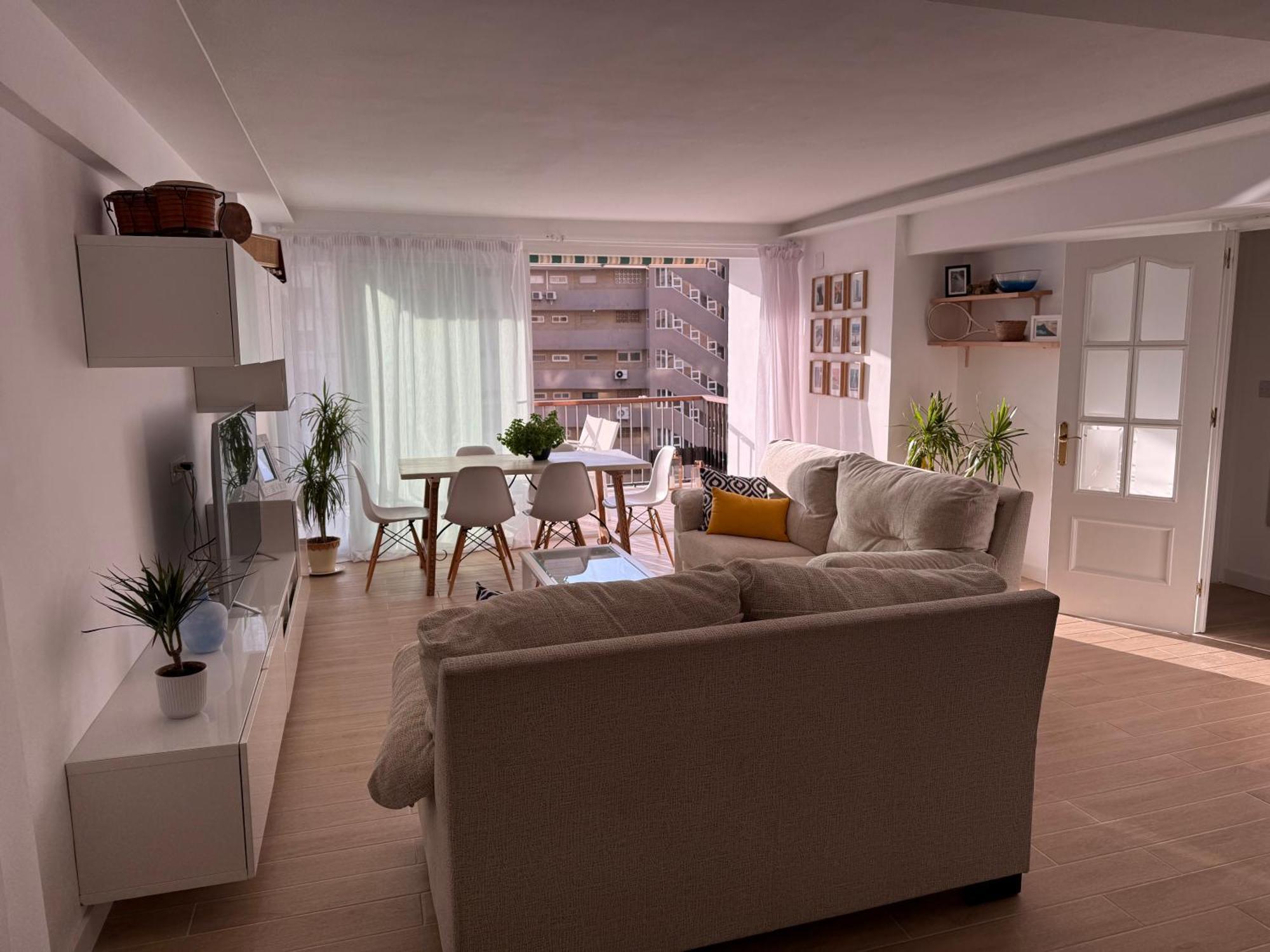 Apartament Piso En Carvajal, Segunda Linea De Playa